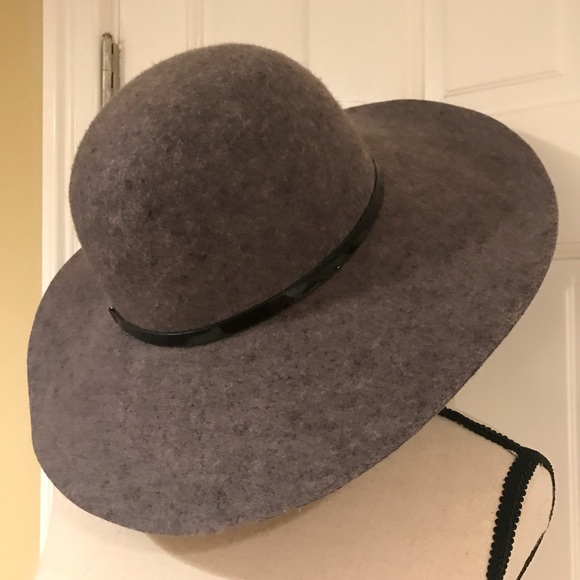 Calvin Klein Laine Wool Hat - Picture 2 of 8